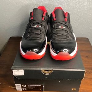 *NEW* Air Jordan 11 Retro low Size 12